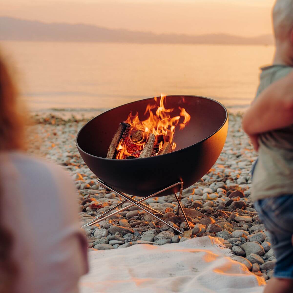 Höfats bowl 57 vuurkorf met stervoet