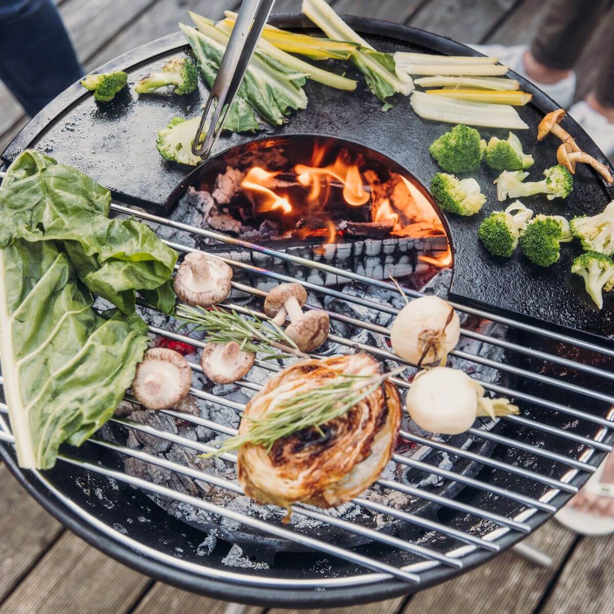 Höfats bowl 57 vuurkorf met driepoot