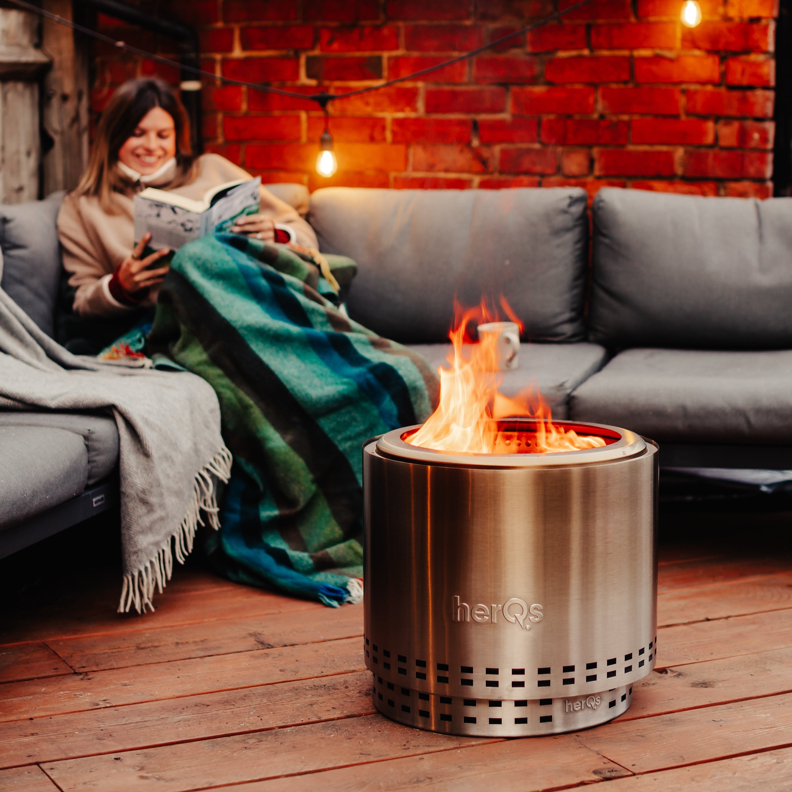 HerQs smokeless firepit blaze